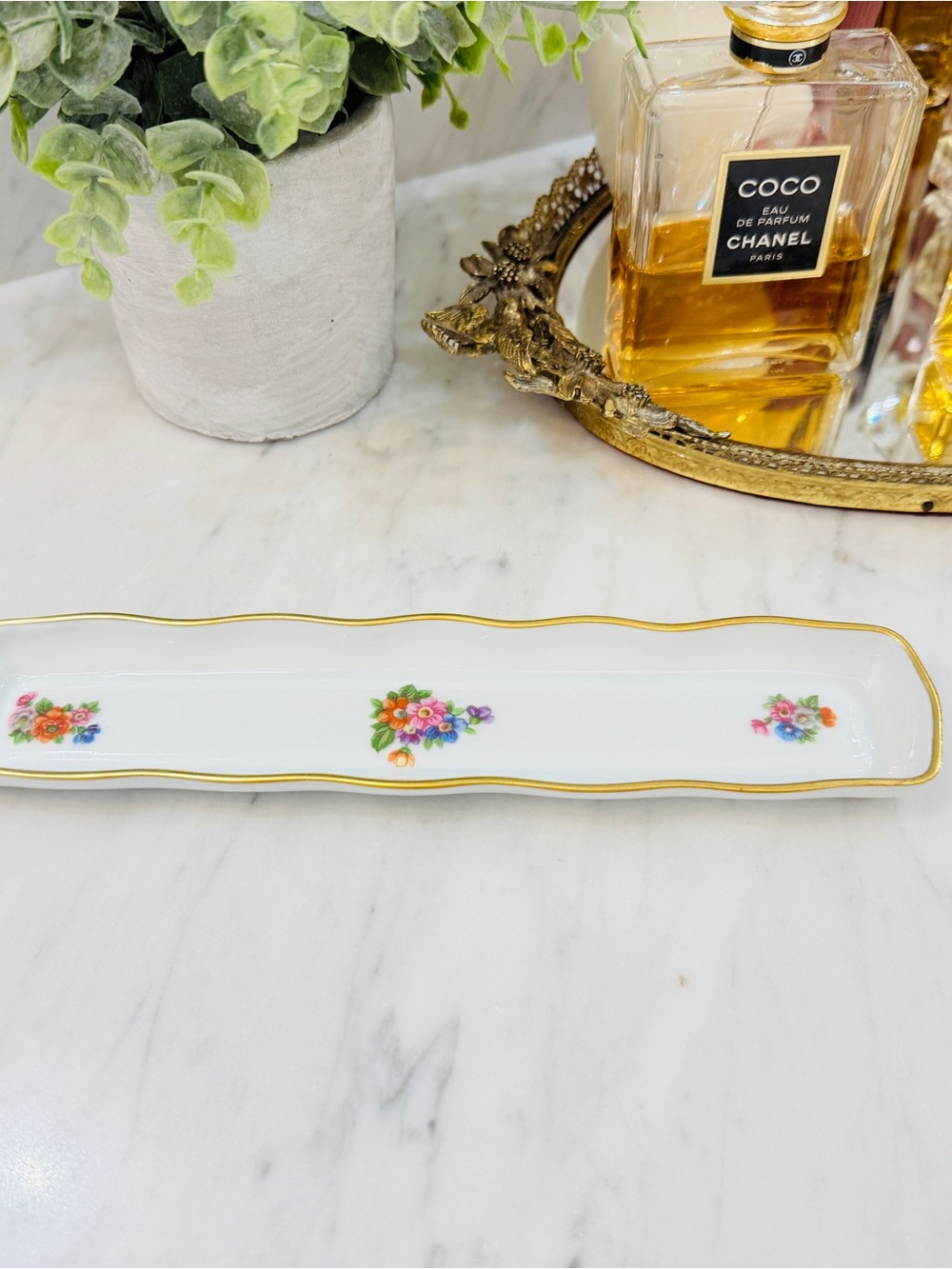 Vintage Limoges White Porcelain Floral Vanity Tray with Gold Trim - Picture 5 of 15